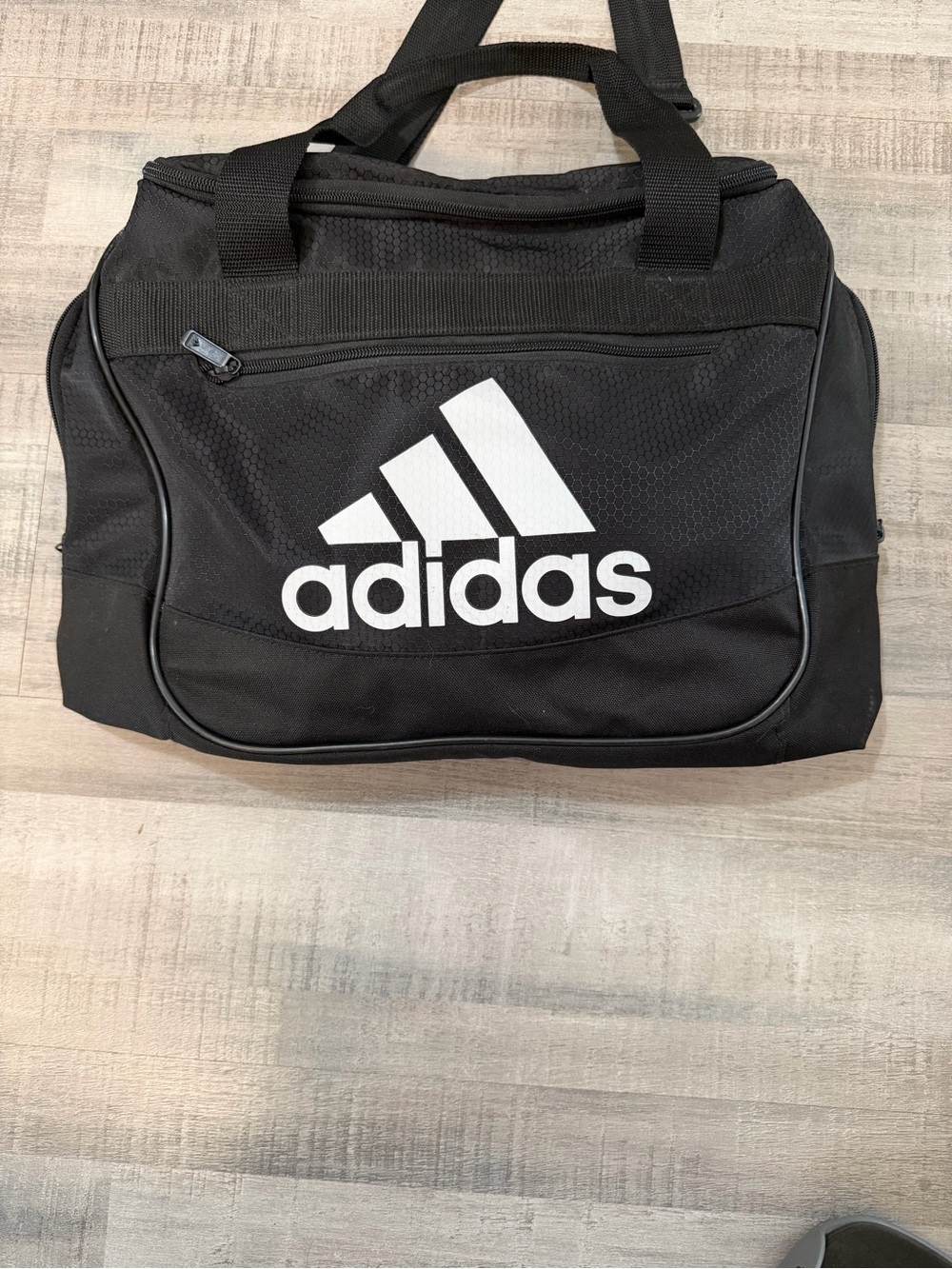 Adidas Black Medium Duffel Gym Bag Sports Travel Overnight Shoulder Carry EUC